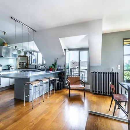 Apartment Floor With Panoramic Terrace And Monument Views